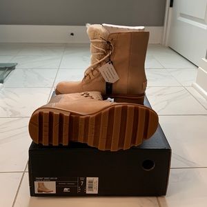 Sorel Phoenix Short Lace Lux Boot